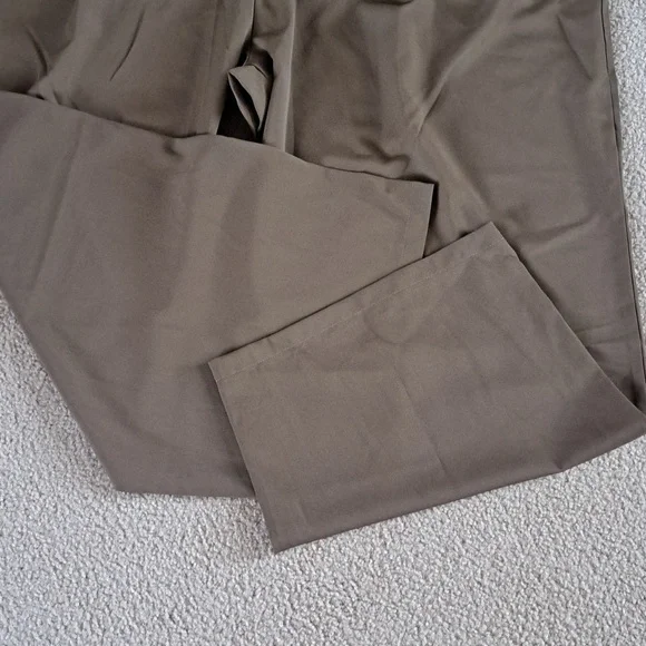 XLARGE.   HALARA SHIRRED BUTTON ZIPPER STRAIGHT LEG PANTS - Picture 6 of 9